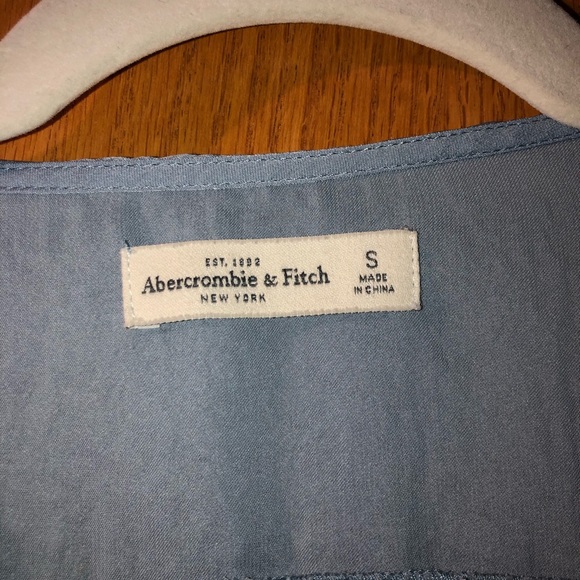 Abercrombie and Fitch blue top - Picture 2 of 4